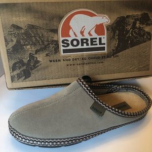 Sorel slippers never worn. In box